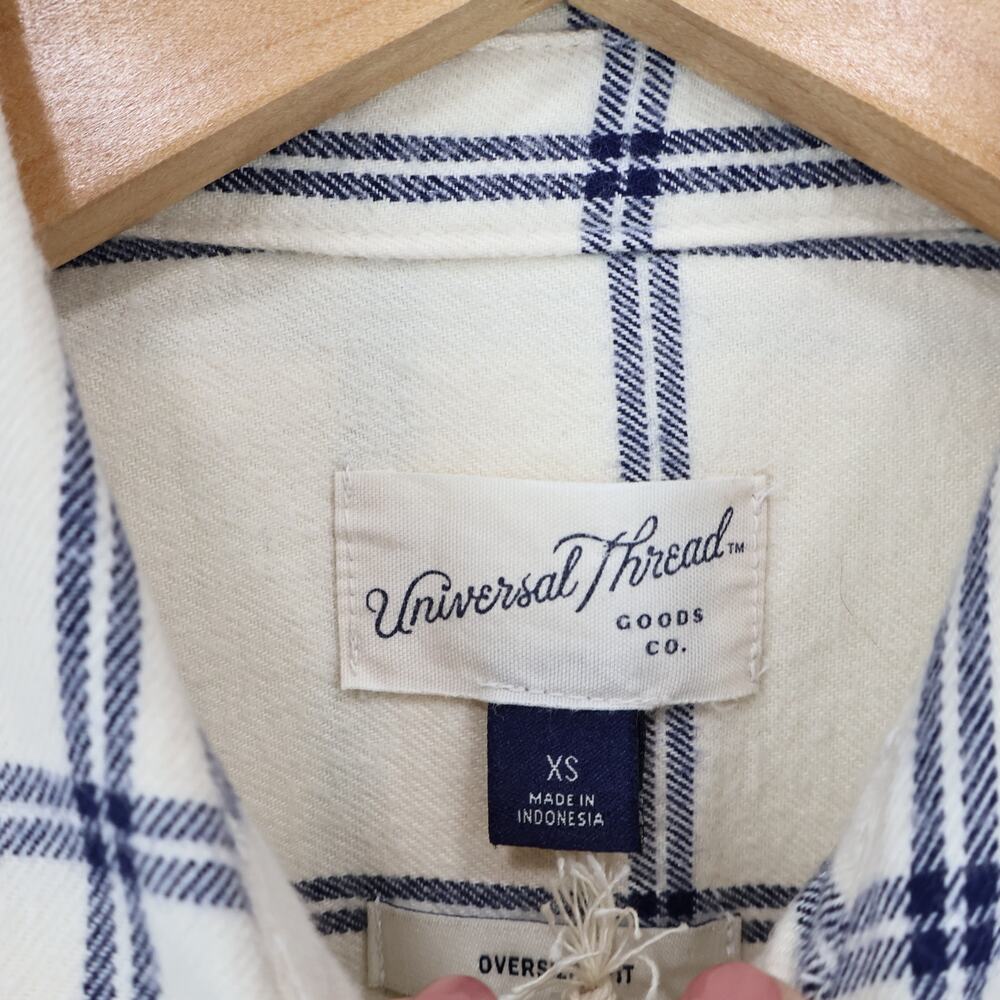 NWT Universal Thread Oversized Button Up Flannel … - image 6